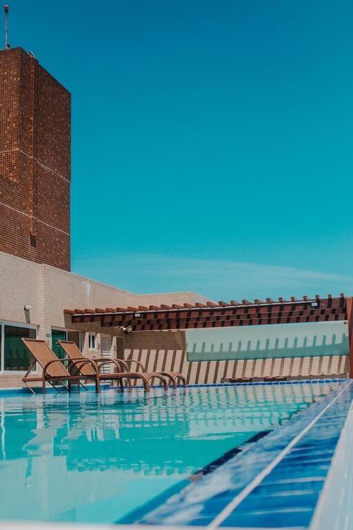 Confortavel Flat Com Piscina De Borda Infinita Na Cobertura Cabedelo Luaran gambar